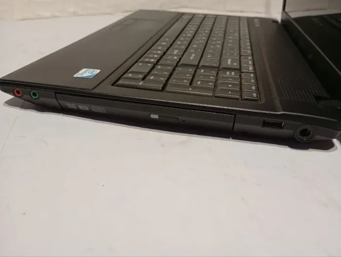 Ноутбук Б-клас Lenovo G560 / 15.6" (1366x768) TN / Intel Pentium P6200 (2 ядра по 2.13 GHz) / 8 GB DDR3 / 500 GB HDD / Intel HD Graphics / WebCam / АКБ не тримає б/в - зображення 7