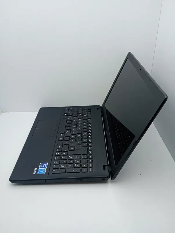 Ноутбук Asus X551 / 15.6" (1366x768) TN / Intel Pentium N3530 (4 ядра по 2.16 - 2.58 GHz) / 4 GB DDR3 / 120 GB SSD / Intel HD Graphics / WebCam б/в - зображення 4