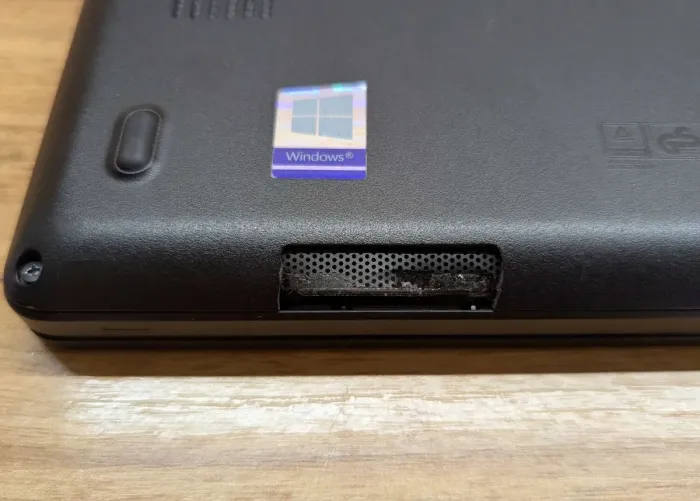 Ультрабук Б-клас Dell Latitude 5480 / 14" (1920x1080) IPS / Intel Core i5-7440HQ (4 ядра по 2.8 - 3.8 GHz) / 16 GB DDR4 / 512 GB SSD / nVidia GeForce 930MX, 2 GB DDR3, 64-bit / WebCam / Windows 10 б/в - зображення 3