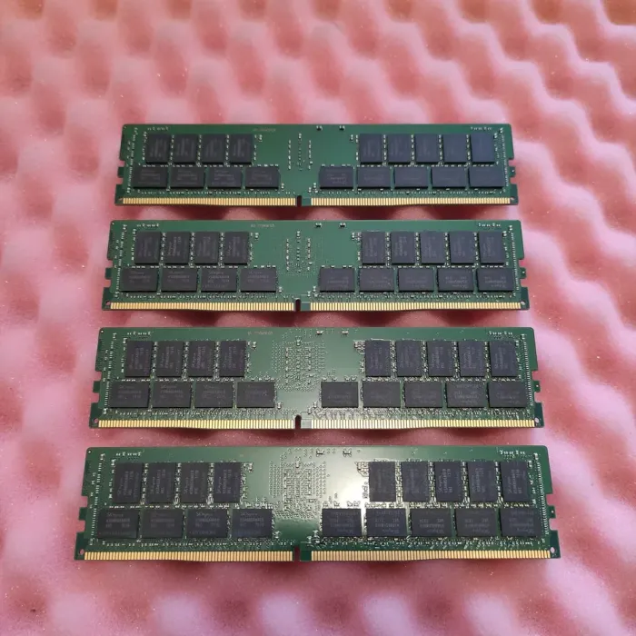 Комплект: Серверна оперативна пам'ять Hynix / 128 GB (4x32 GB) / 2Rx4 PC4-2666V / DDR4 ECC / 2666 MHz б/в - зображення 3