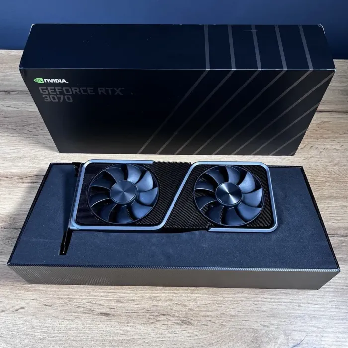 Дискретна відеокарта nVidia GeForce RTX 3070 Founders Edition, 8 GB GDDR6, 256-bit / 1x HDMI, 3x DisplayPort / Коробка / (900-1G142-2510-000) б/в - зображення 3