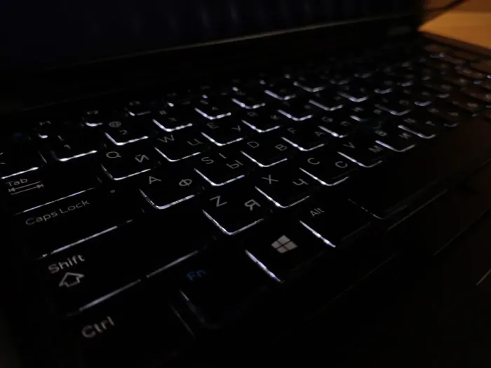 Ультрабук Dell Latitude 5480 / 14" (1366x768) TN / Intel Core i5-7200U (2 (4) ядра по 2.5-3.1 GHz) / 8 GB DDR4 / 256 GB SSD / HD Graphics 620 / WebCam / Win 10 б/в - зображення 6