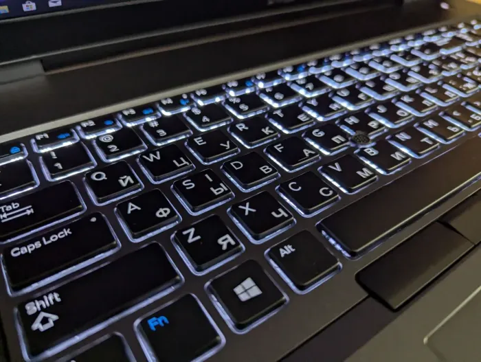 Мобільна робоча станція Dell Precision 7740 / 17.3" (1920x1080) IPS / Intel Core i7-9850H (6 (12) ядер по 2.6 - 4.6 GHz) / 32 GB DDR4 / 512 GB SSD / nVidia Quadro RTX 3000, 6 GB GDDR6, 192-bit / WebCam / Windows 10 б/в - зображення 6