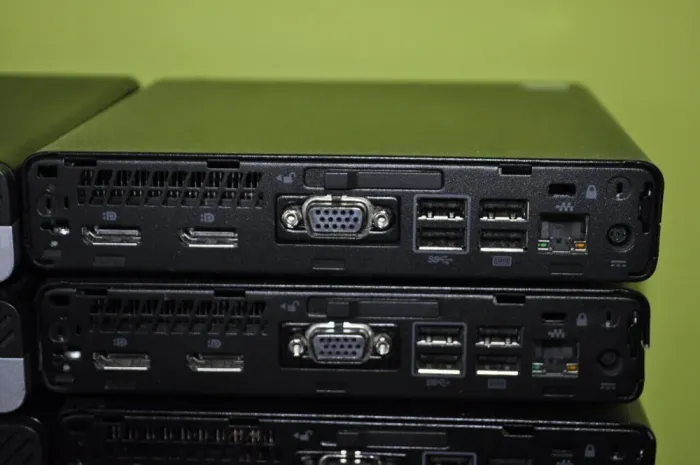 Неттоп HP EliteDesk 800 G3 Desktop Mini USFF / Intel Core i5-6500T (4 ядра по 2.5 - 3.1 GHz) / 8 GB DDR4 / 120 GB SSD / Intel UHD Graphics 630 / Windows 11 Pro / Блок живлення б/в - зображення 15