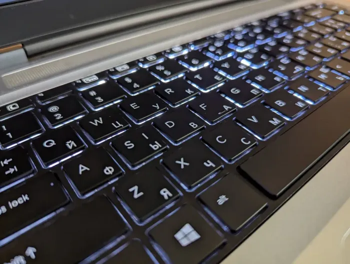 Ноутбук Б-клас HP ProBook 640 G2 / 14" (1920x1080) IPS / Intel Core i7-6600U (2 (4) ядра по 2.6 - 3.4 GHz) / 8 GB DDR4 / 180 GB SSD / Intel HD Graphics 520 / WebCam / Fingerprint / Windows 10 б/в - зображення 7