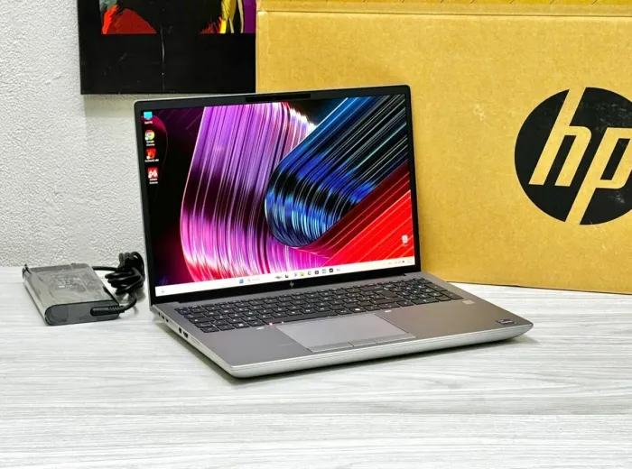 Мобільна робоча станція HP ZBook Firefly 16 G11 / 16" (3840x2400) IPS / Intel Core i9-14900HX (24 (32) ядра по 1.6 - 5.8 GHz) / 32 GB DDR5 / 1000 GB SSD M.2 / nVidia RTX 3500 Ada Generation, 12 GB GDDR6, 192-bit / WebCam / Win 11 Pro - зображення 3