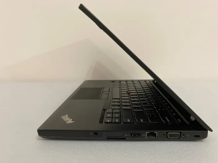 Ноутбук Б-клас Lenovo ThinkPad T450s / 14" (1600x900) TN / Intel Core i5-5300U (2 (4) ядра по 2.3 - 2.9 GHz) / 12 GB DDR3 / 240 GB SSD / Intel HD Graphics 5500 / WebCam / Два АКБ б/в - зображення 7