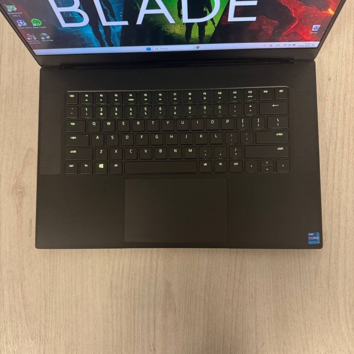 Ігровий ноутбук Razer Blade 15 RZ09-0409 / 15.6" (1920x1080) IPS / Intel Core i7-11800H (8 (16) ядер по 2,3 - 4,6 ГГц) / 16 ГБ DDR4 / 1000 ГБ SSD NVMe / nVidia GeForce RTX 3070, 8 ГБ GDDR6, 256-bit / WebCam б/в - изображение 4