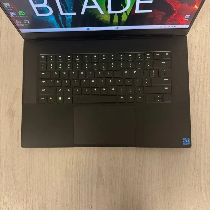 Ігровий ноутбук Razer Blade 15 RZ09-0409 / 15.6" (1920x1080) IPS / Intel Core i7-11800H (8 (16) ядер по 2,3 - 4,6 ГГц) / 16 ГБ DDR4 / 1000 ГБ SSD NVMe / nVidia GeForce RTX 3070, 8 ГБ GDDR6, 256-bit / WebCam б/в - зображення 4