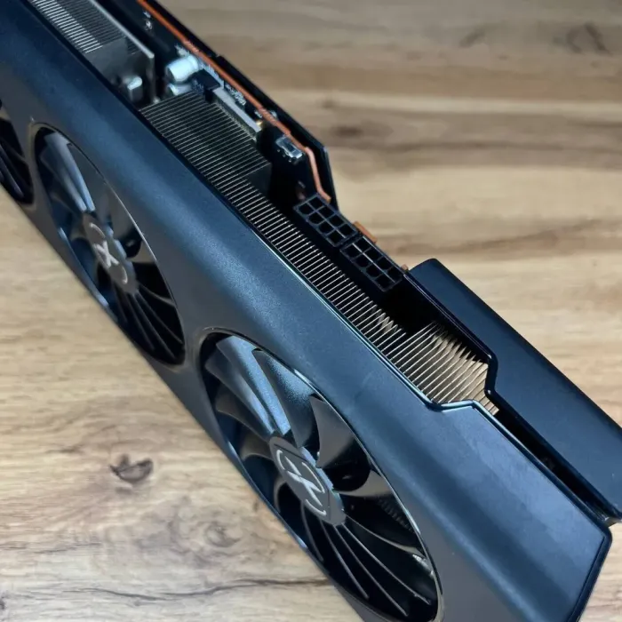 Дискретна відеокарта AMD Radeon RX 6800 XT, 16 GB GDDR6, 256-bit / DisplayPort, HDMI б/в - зображення 4