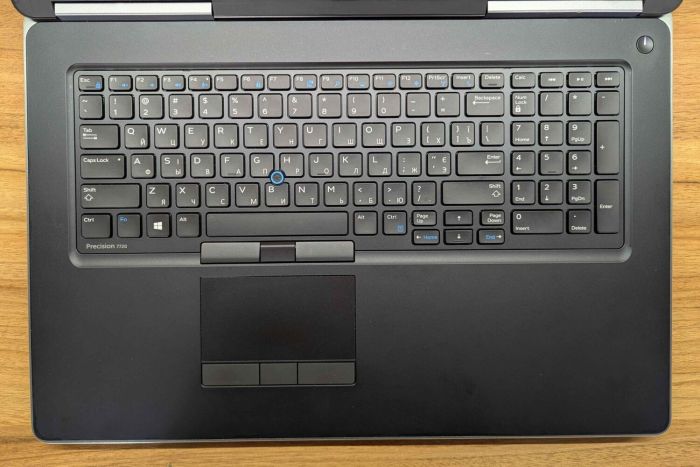 Мобільна робоча станція Dell Precision 7720 / 17.3" (1920x1080) IPS / Intel Core i7-7820HQ (4 (8) ядра по 2.9 - 3.9 GHz) / 32 GB DDR4 / 1000 GB SSD / nVidia Quadro P4000, 8 GB GDDR5, 256-bit / HDMI / Windows 10 б/в - зображення 3