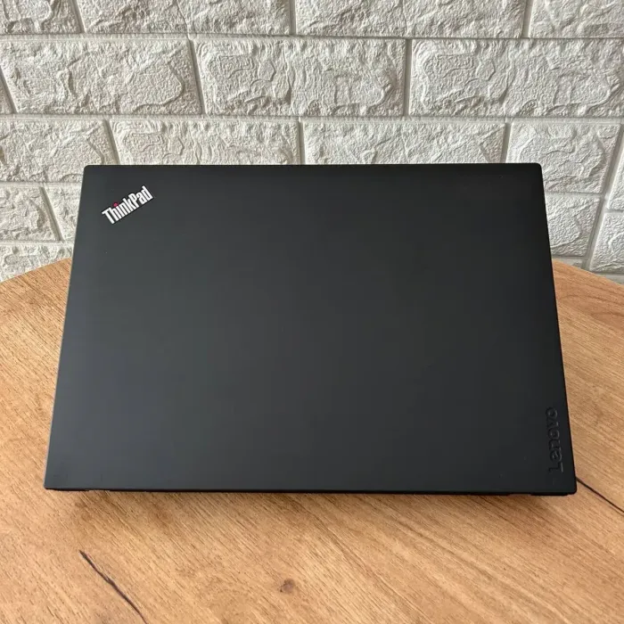 Ультрабук Lenovo ThinkPad T470 / 14" (1920x1080) IPS Touch / Intel Core i5-6300U (2 (4) ядра 2.4 - 3.0 GHz) / 8 GB DDR4 / 128 GB SSD / Intel HD Graphics 520 / WebCam б/в - зображення 3