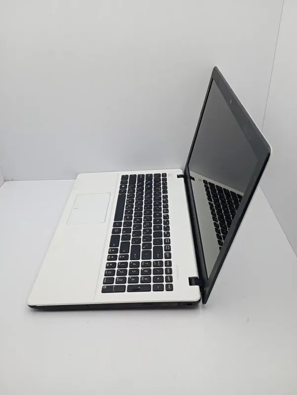 Ноутбук Asus X550C / 15.6" (1366x768) TN / Intel Core i3-3217U (2 (4) ядра по 1.8 GHz) / 8 GB DDR3 / 500 GB HDD / nVidia GeForce GT 720M, 2 GB GDDR3, 64-bit / WebCam / HDMI б/в - зображення 4