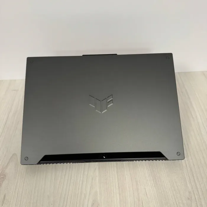 Ігровий ноутбук Б-клас Asus TUF Gaming F15 FX507ZI / 15.6" (1920x1080) IPS / Intel Core i7-12700H (14 (20) ядер по 3.5 - 4.7 GHz) / 16 GB DDR5 / 512 GB SSD NVMe / nVidia GeForce RTX 4070, 8 GB GDDR6, 128-bit / WebCam б/в - зображення 3