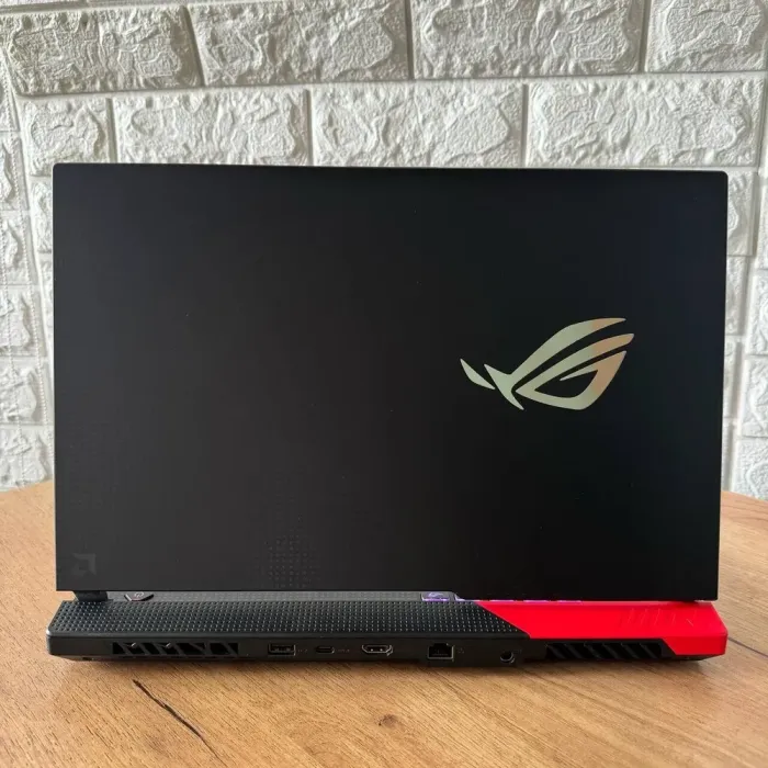 Ігровий ноутбук Asus ROG Strix G15 Advantage Edition G513QY / 15.6" (2560x1440) IPS / AMD Ryzen 9 5980HX (8 (16) ядер по 3.3 - 4.8 GHz) / 16 GB DDR4 / 512 GB SSD / AMD Radeon RX 6800M, 12 GB GDDR6, 192-bit б/в - зображення 3