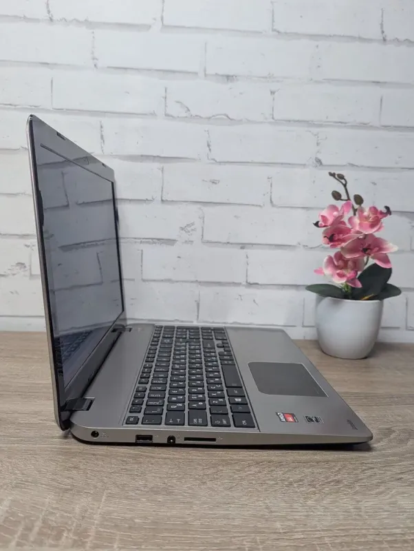 Ноутбук Toshiba Satellite C50D / 15.6" (1366x768) TN / AMD A4-5000 (4 ядра по 1.5 GHz) / 8 GB DDR3 / 128 GB SSD / AMD Radeon HD 8330 Graphics / WebCam б/в - зображення 5