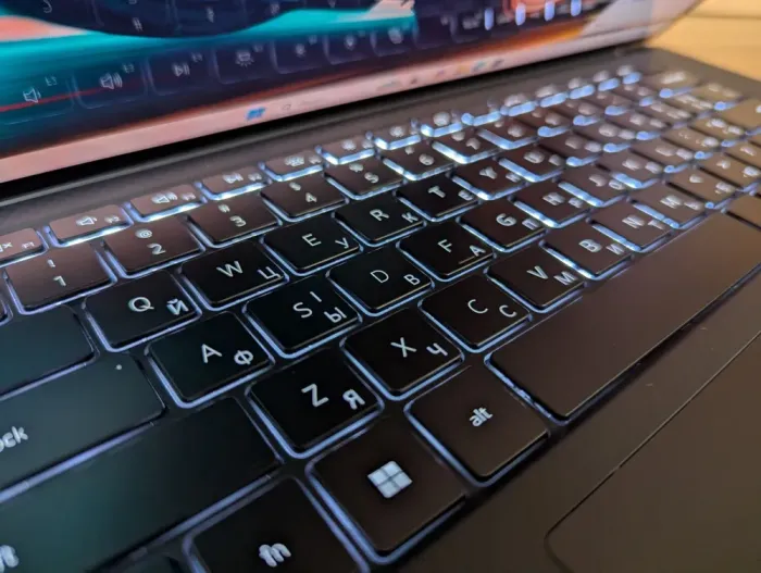 Мобільна робоча станція Dell Precision 5560 / 15.6" (3840x2160) IPS Touch / Intel Core i7-11850H (8 (16) ядер по 2.5 - 4.8 GHz) / 32 GB DDR4 / 512 GB SSD / nVidia Quadro T1200, 4 GB GDDR6, 128-bit / WebCam / Windows 11 б/в - зображення 6