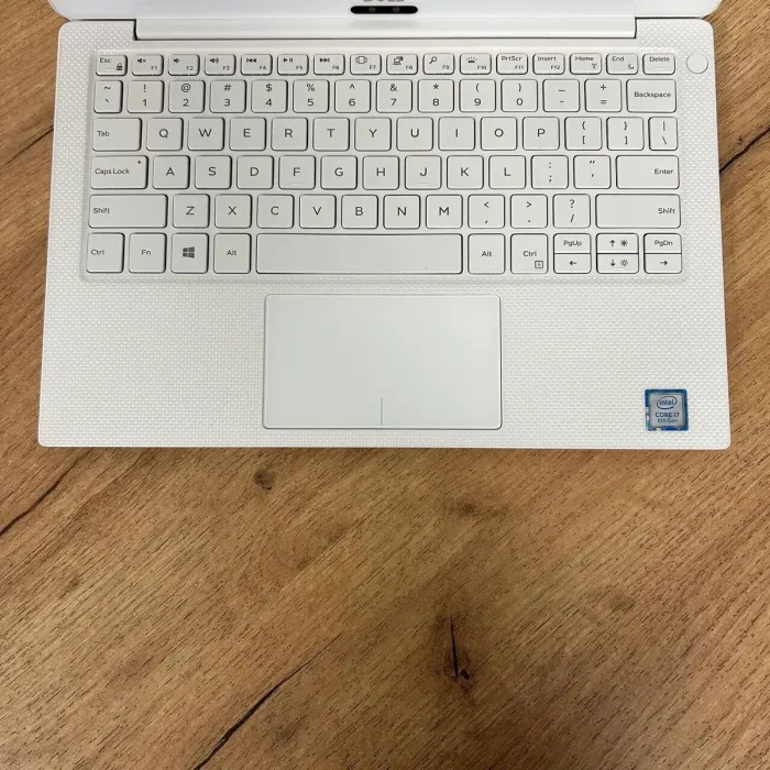 Ультрабук Dell XPS 9370 Rose Gold / 13.3" (3840x2160) IPS Touch / Intel Core i7-8550U (4 (8) ядра по 1.8 - 4.0 GHz) / 8 GB DDR4 / 256 GB SSD / Intel UHD Graphics 620 / WebCam б/в - зображення 7