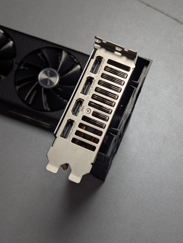 Дискретна відеокарта ASRock Challenger D Radeon RX 5600 XT OC, 6 GB GDDR6, 192-bit / 1x HDMI, 3x DisplayPort / (RX5600 CLD 6G) б/в - зображення 5