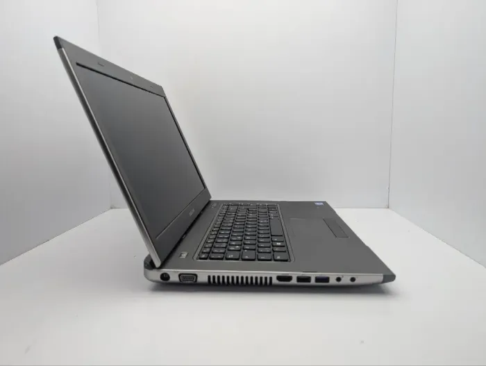 Ігровий ноутбук Dell Vostro 3560 / 15.6" (1920x1080) IPS / Intel Core i7-3632QM (4 (8) ядра по 2.2 - 3.2 GHz) / 8 GB DDR3 / 240 GB SSD / AMD Radeon HD 6700M, 2 GB DDR3, 128-bit / WebCam б/в - зображення 5