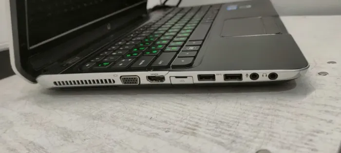 Ноутбук Б-класс HP Pavilion dv6t-7000 / 15.6" TN / Intel Core i5-3230M (2 (4) ядра по 2.6-3.2 GHz) / 8GB DDR3 / 120GB SSD / GeForce GT 630M, 1 GB DDR3, 128-bit / WebCam / DVD-ROM / АКБ не тримає б/в - зображення 6