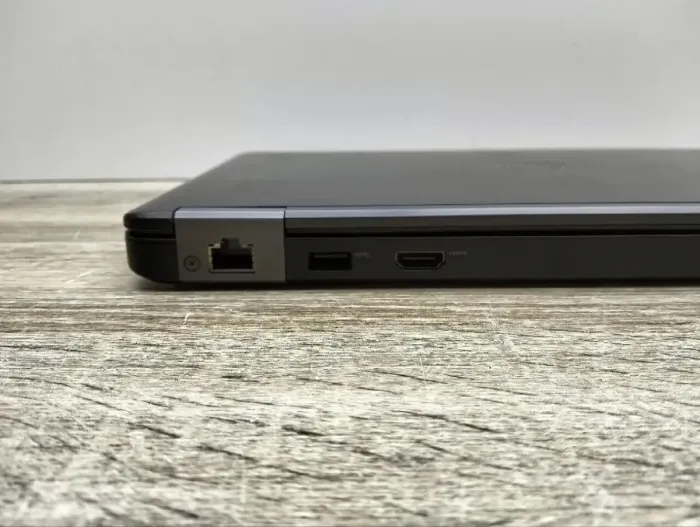 Нетбук Б-клас Dell Latitude E5250 / 12.5" (1366x768) TN / Intel Core i5-5300U (2 (4) ядра по 2.3 - 2.9 GHz) / 8 GB DDR3 / 120 GB SSD / Intel HD Graphics 5500 / WebCam / HDMI б/в - зображення 7