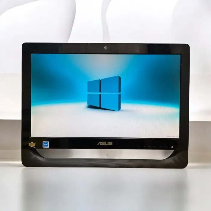 Моноблок Б-клас Asus ET2011AUKB / 20" (1600x900) TN / AMD E-450 (2 ядрa по 1.66 GHz) / 8 GB DDR3 / 320 GB HDD / AMD Radeon HD 6320 Graphics / WebCam б/в - зображення 2