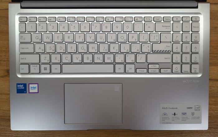 Ноутбук Asus VivoBook F1504V / 15.6" (1920x1080) IPS / Intel Core 5-120U (10 (12) ядер по 1.4 - 5.0 GHz) / 16 GB DDR4 / 500 GB SSD / Intel Graphics / WebCam / TouchID / Windows 11 б/в - зображення 3