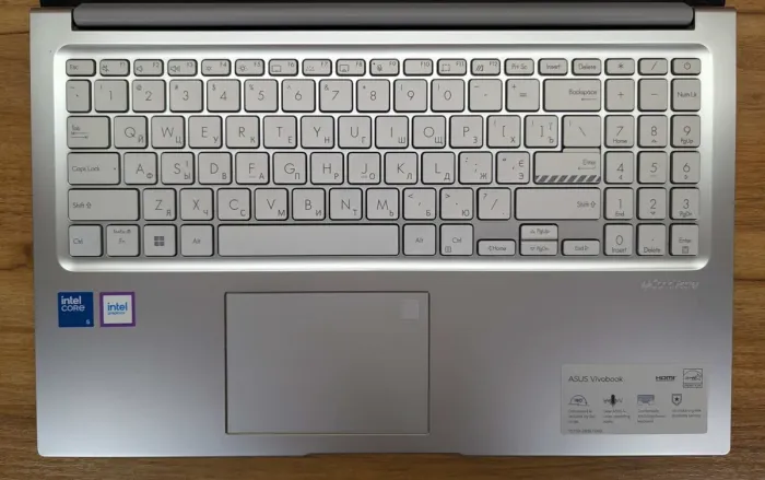 Ноутбук Asus VivoBook F1504V / 15.6" (1920x1080) IPS / Intel Core 5-120U (10 (12) ядер по 1.4 - 5.0 GHz) / 16 GB DDR4 / 500 GB SSD / Intel Graphics / WebCam / TouchID / Windows 11 б/в - зображення 3