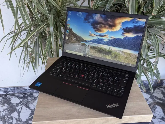 Ультрабук Lenovo ThinkPad E14 Gen 2 / 14" (1920x1080) IPS / Intel Core i5-1135G7 (4 (8) ядра по 4.3 GHz) / 16 GB DDR4 / 256 GB SSD / nVidia GeForce MX450, 2 GB GDDR6, 64-bit / WebCam б/в - зображення 4