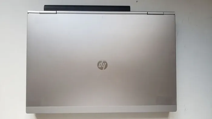 Ноутбук HP EliteBook 8470p / 14" (1600x900) TN / Intel Core i5-3320M (2 (4) ядра по 2.6 - 3.3 GHz) / 8 GB DDR3 / 256 GB SSD / Intel HD Graphics 4000 / WebCam / DVD-ROM б/в - зображення 7