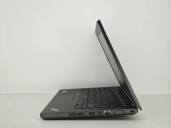 Ноутбук Б-клас Lenovo ThinkPad L470 / 14" (1366x768) TN / Intel Core i3-6100U (2 (4) ядра по 2.3 GHz) / 8 GB DDR4 / 500 GB HDD / Intel HD Graphics 620 / WebCam б/в - зображення 4