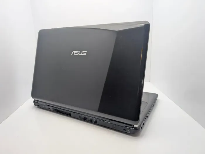 Ноутбук Asus K70ID / 17.3" (1600x900) TN / Intel Pentium T4200 (2 ядра по 2.0 GHz) / 6 GB DDR3 / 320 GB HDD / NVIDIA GeForce GT 120M, 1 GB GDDR2, 64-bit / WebCam б/в - зображення 7