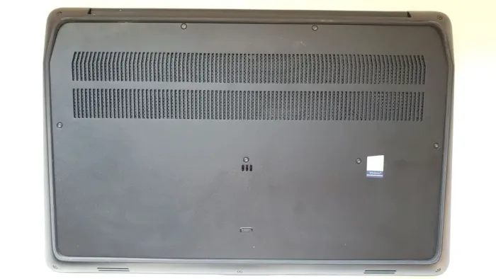 Мобільна робоча станція HP ZBook 17 G3 / 17,3" (1600x900) TN / Intel Core i5-6440HQ (4 ядра по 2,6 - 3,5 ГГц) / 16 ГБ DDR4 / 128 ГБ SSD + 128 ГБ SSD + 750 ГБ HDD / nVidia Quadro M1000M, 2 ГБ GDDR3, 128-біт / WebCam / Без АКБ б/в - зображення 4