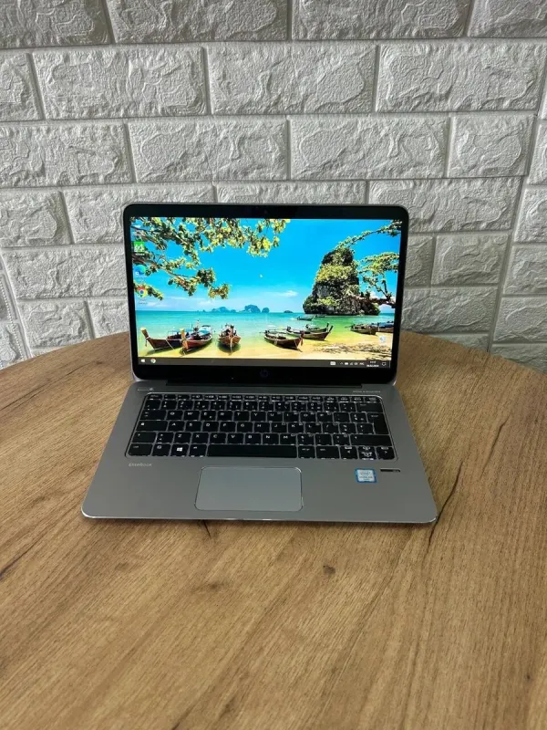 Ультрабук HP EliteBook 1030 G1 / 13.3" (1920x1080) IPS / Intel Core m5-6Y54 (2 (4) ядра по 1.1 - 2.7 GHz) / 8 GB DDR4 / 256 GB SSD M.2 / Intel HD Graphics 515 / WebCam б/в - зображення 2