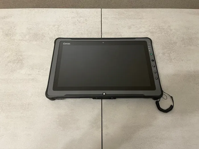 Захищений планшет Getac F110 G3 / 11.6" (1366x768) IPS / Intel Core i7-6500U (2 (4) ядра по 2.5 - 3.1 GHz) / 8 GB DDR4 / 256 GB SSD / Intel HD Graphics 520 / WebCam / Стилус / Два АКБ б/в - зображення 3