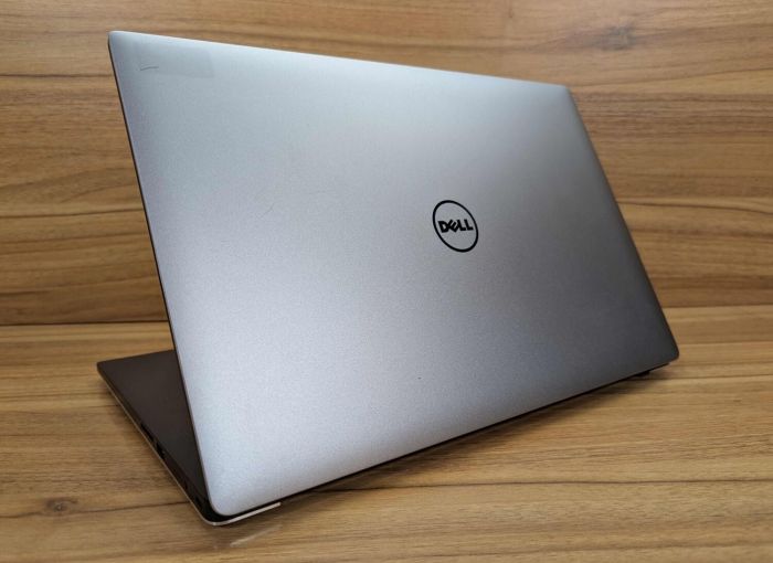 Ноутбук робоча станція Dell Precision 5510 / 15.6" (3840x2160) IPS Touch / Intel Core i7-6820HQ (4 (8) ядра по 2,7 - 3,6 ГГц) / 16 ГБ DDR4 / 512 ГБ SSD / nVidia Quadro M1000M, 2 ГБ DDR3, 128-біт / HDMI / Windows 10 б/в - зображення 7