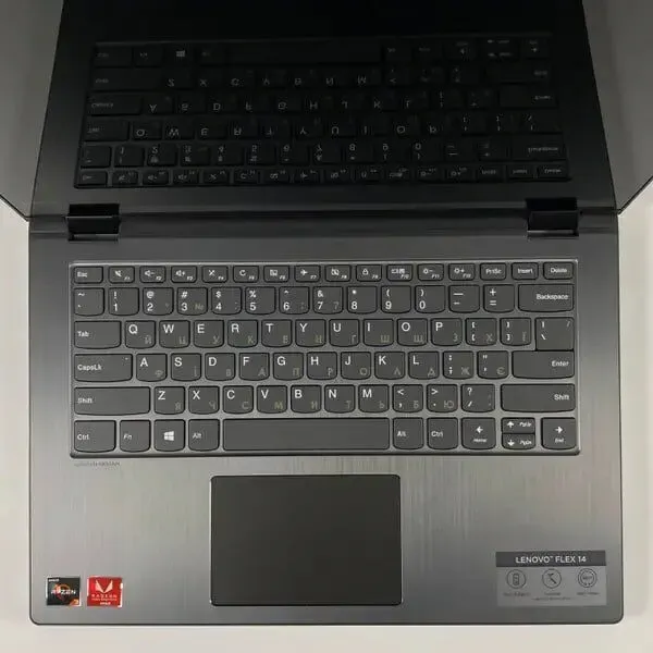 Ноутбук-трансформер Lenovo IdeaPad Flex 6 / 14" (1366x768) TN Touch / AMD Ryzen 3 2200U (2 (4) ядра по 2.5 - 3.4 GHz) / 16 GB DDR4 / 512 GB SSD / AMD Radeon Vega 6 Graphics / WebCam / HDMI б/в - зображення 3