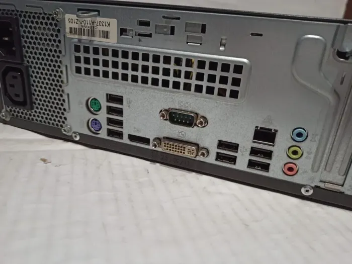 ПК Fujitsu Esprimo E900 E85+ SFF / Intel Core i5-2400 (4 ядра по 3.1 - 3.4 GHz) / 8 GB DDR3 / 120 GB SSD NEW / Intel HD Graphics 2000 / DVD-ROM б/в - зображення 3