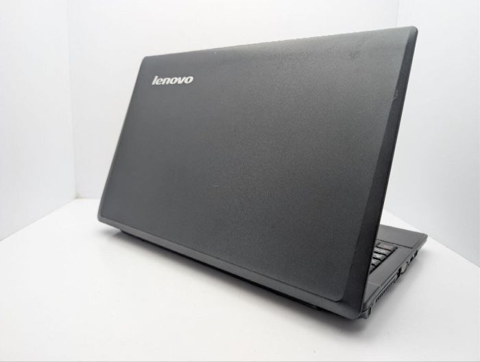 Ноутбук Lenovo G560 / 15.6" (1366x768) TN / Intel Core i3-350M (2 (4) ядра по 2.2 GHz) / 6 GB DDR3 / 500 GB HDD / Intel HD Graphics / WebCam / DVD-ROM / АКБ не держит б/в - изображение 8
