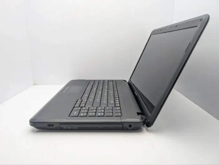 Ноутбук Lenovo G550 / 15,6" (1366x768) TN / Intel Pentium T4500 (2 ядра по 2,3 ГГц) / 4 ГБ DDR3 / 320 ГБ HDD / Intel Graphics / WebCam / DVD-ROM / АКБ не тримає заряд б/в - зображення 5