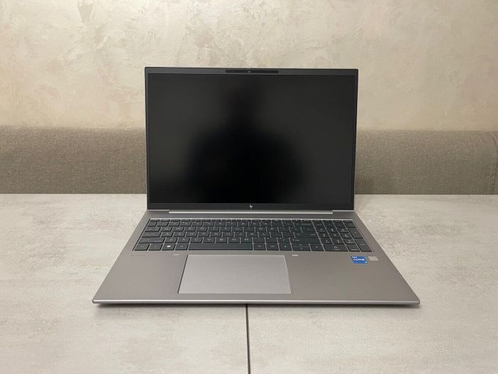 Ультрабук HP ZBook Firefly 16 G10 / 16" (1920x1200) IPS / Intel Core i5-1335U (10 (12) ядер по 3.4 - 4.6 GHz) / 16 GB DDR5 / 512 GB SSD M.2 / Intel Iris Xe Graphics / WebCam / Fingerprint б/в - зображення 3