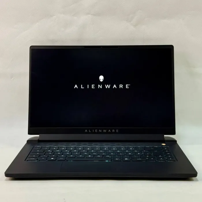Ігровий ноутбук Б-класу Dell Alienware m15 R6 / 15,6" (2560x1440) IPS / Intel Core i7-11800H (8 (16) ядер 2.3 - 4.6 GHz) / 32 GB DDR4 / 1000 GB SSD / nVidia GeForce RTX 3060, 6 GB GDDR6, 192-bit / WebCam б/в - зображення 5