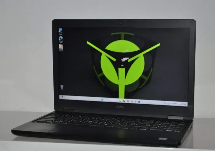 Ультрабук Dell Latitude 5590 / 15.6" (1920x1080) IPS / Intel Core i5-7300U (2 (4) ядра по 2.6 - 3.5 GHz) / 16 GB DDR4 / 256 GB SSD / Intel UHD Graphics 620 / WebCam / Windows 11 Pro б/в - зображення 6