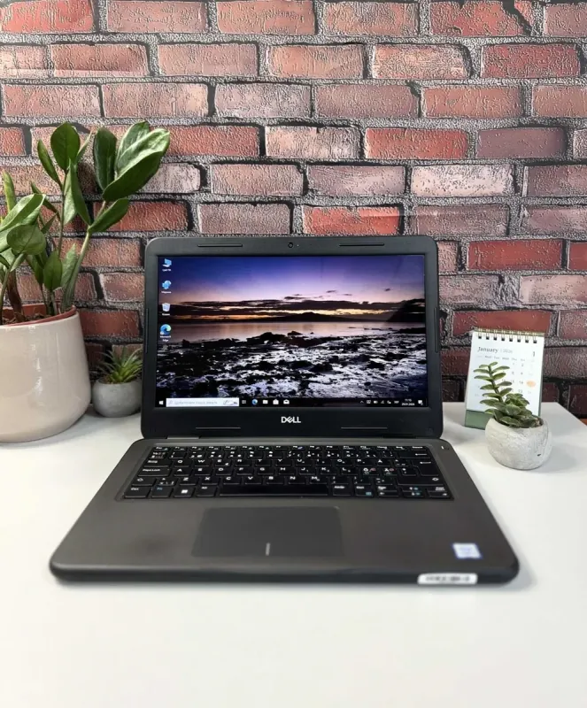 Ноутбук Dell Latitude 3310 / 13.3" (1920x1080) IPS Touch / Intel Core i3-8145U (2 (4) ядра по 2.1 - 3.9 GHz) / 8 GB DDR4 / 128 GB SSD / Intel UHD Graphics / WebCam б/в - зображення 2