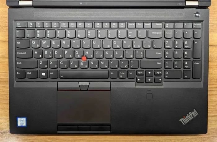 Мобільна робоча станція Б-класу Lenovo ThinkPad P52 / 15.6" (1920x1080) IPS / Intel Xeon E-2176M (6 (12) ядер по 2,7 - 4,4 ГГц) / 32 ГБ DDR4 / 512 ГБ SSD / nVidia Quadro P2000, 4 ГБ GDDR5, 128-біт / TouchID / WebCam / Windows 10 б/в - зображення 4