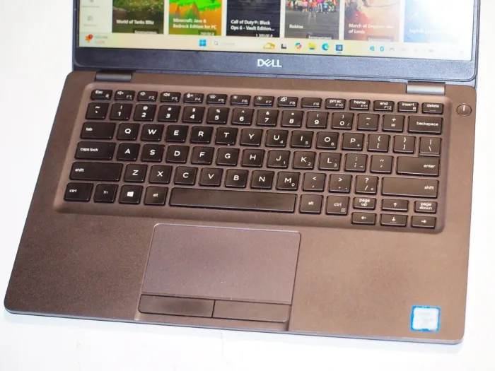 Ноутбук Dell Latitude 5300 / 13.3" (1920x1080) IPS / Intel Core i5-8365U (4 (8) ядра по 1.6 - 4.1 GHz) / 16 GB DDR4 / 256 GB SSD / Intel UHD Graphics / WebCam б/в - зображення 4