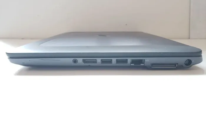 Мобільна робоча станція HP ZBook 14 G2 / 14" (1920x1080) IPS / Intel Core i7-5600U (2 (4) ядра по 2.6 - 3.2 GHz) / 16 GB DDR3 / 256 GB SSD + 500 GB HDD / AMD FirePro M4150, 1 GB GDDR5, 128-bit / WebCam б/в - зображення 5