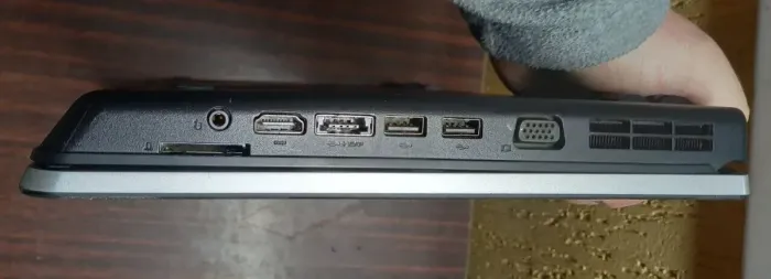 Ноутбук Lenovo ThinkPad Edge E520 / 15.6" (1366x768) TN / Intel Core i5-2410M (2 (4) ядра по 2.3 - 2.9 GHz) / 4 GB DDR3 / 120 GB SSD / AMD Radeon HD 6630M, 2 GB DDR3, 128-bit / WebCam / DVD-ROM / Windows 10 / Без АКБ б/в - зображення 6