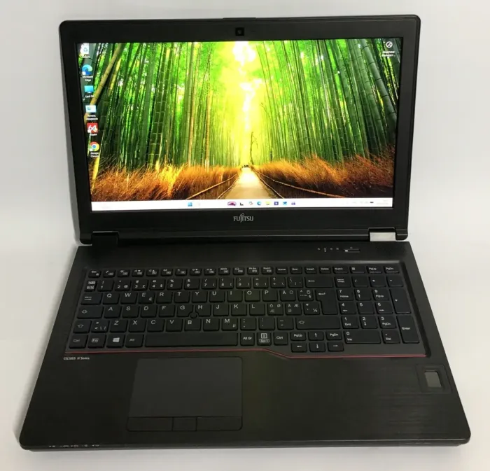 Мобільна робоча станція Б-класу Fujitsu Celsius H780 / 15.6" (1920x1080) IPS / Intel Core i7-8750H (6 (12) ядер по 2.2 - 4.1 GHz) / 32 GB DDR4 / 512 GB SSD / nVidia Quadro P2000, 4 GB GDDR5, 128-bit / WebCam / Win 10 Pro б/в - зображення 2